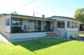 The Beach Shack - OCEAN VIEWS, CLOSE TO THE BEACH